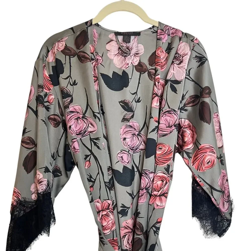 Midnight Bakery Womens Floral Print Wrap Robe XS/S Gray Satin Short Lace Trim - Picture 2 of 7